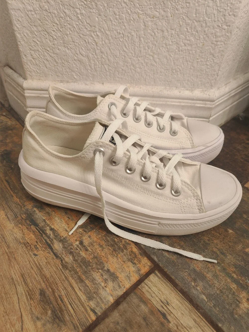 Converse Chuck Taylor All Star Move Canvas Platform, 8.5 Women's, White - Picture 2 of 8